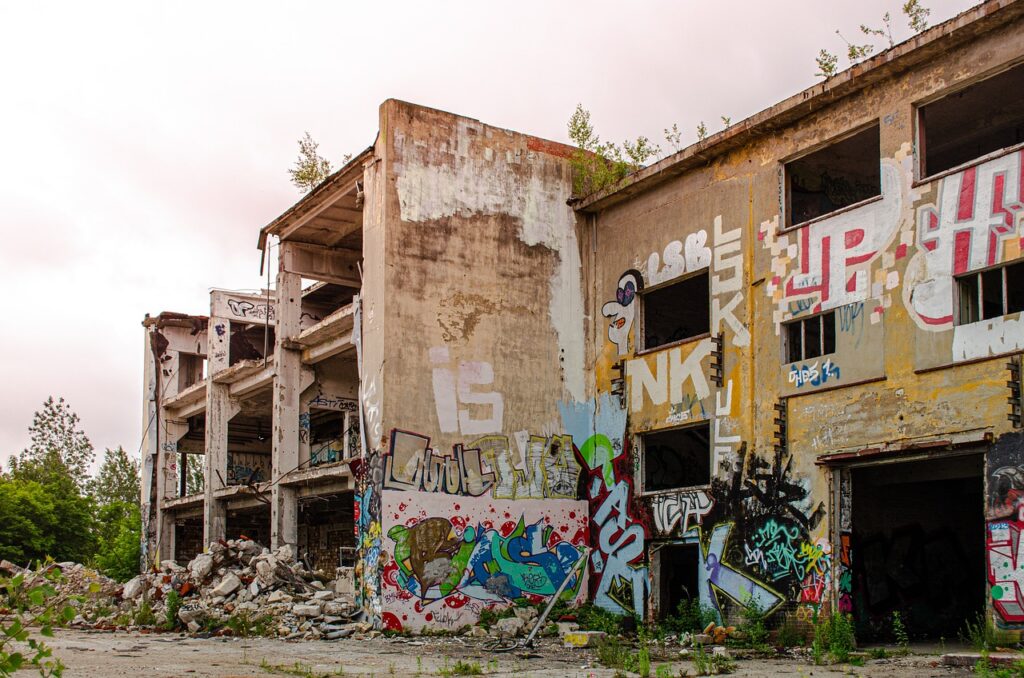 ビルの老朽化が進むとどんな問題が発生するのか？