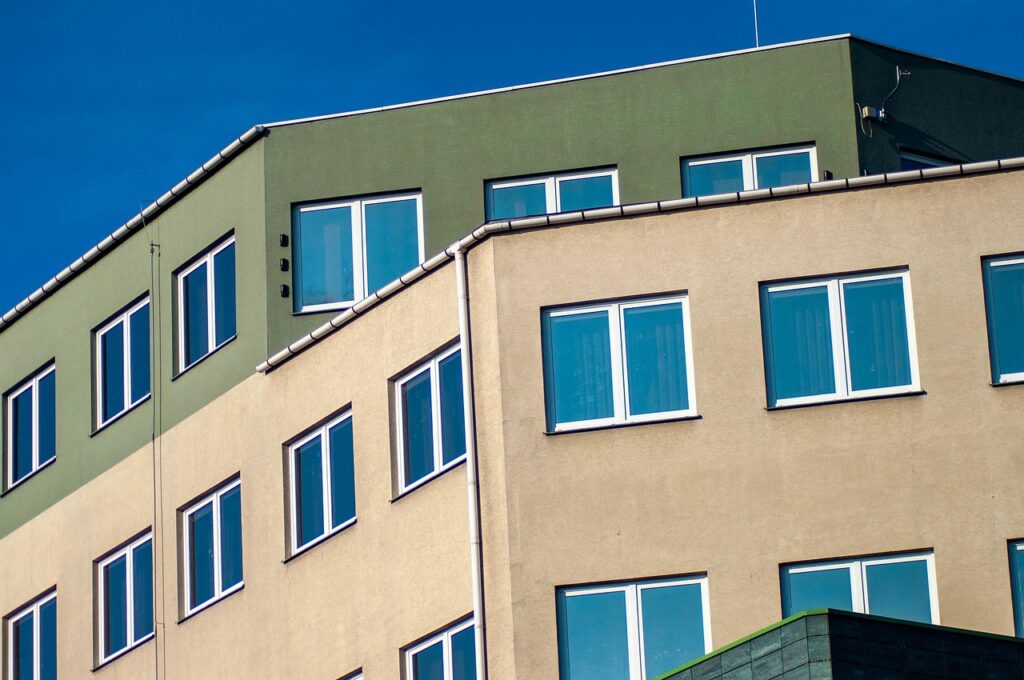 不動産共同投資のメリットとは何ですか？